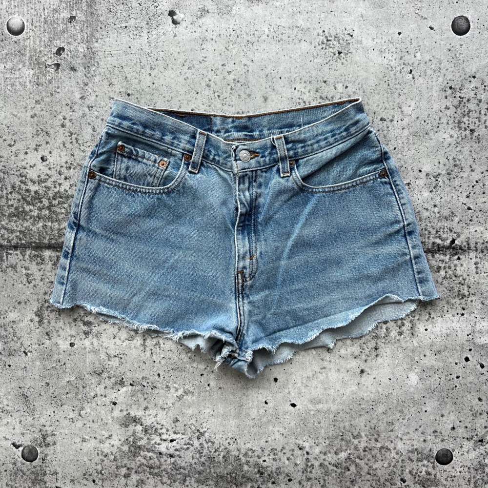 Vintage Levis Shorts Women 28 Light Wash 560 Cutoff High Rise Raw Hem 90s USA